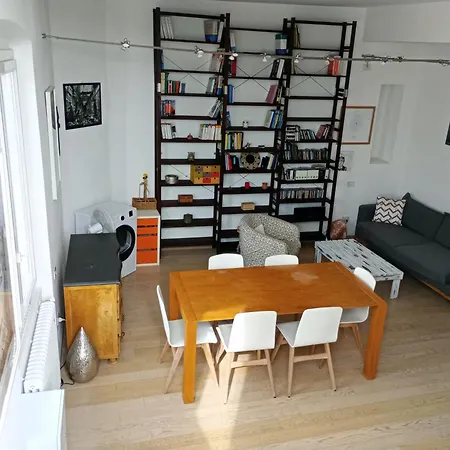 Cinque Lampadi Rooftop Apartment Genoa